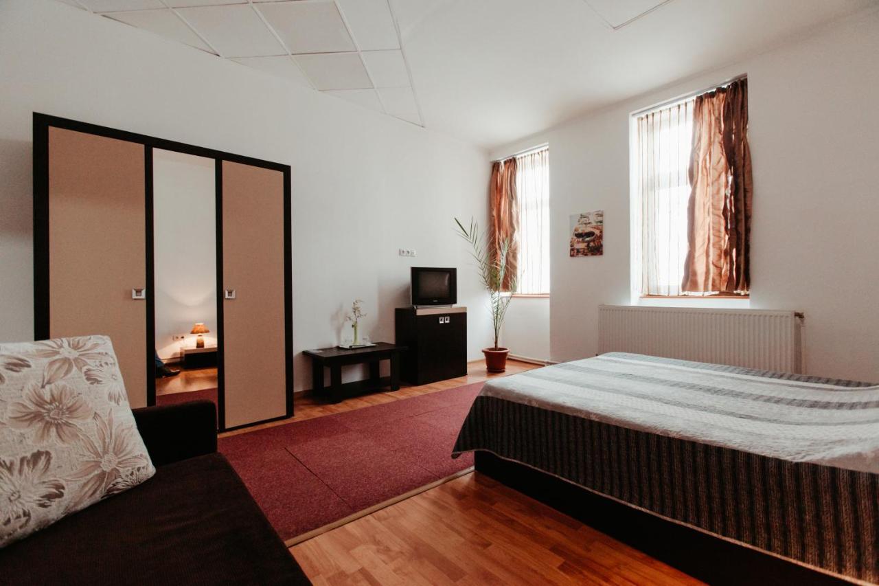 Casa Preturii Hotel Tirgu Lapus Luaran gambar