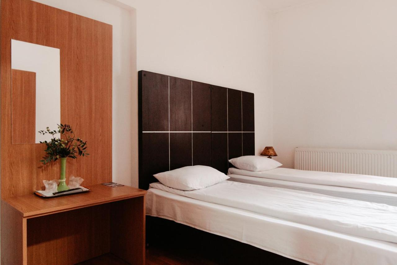 Casa Preturii Hotel Tirgu Lapus Luaran gambar
