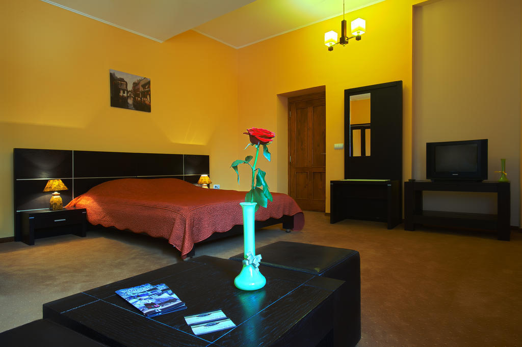Casa Preturii Hotel Tirgu Lapus Bilik gambar